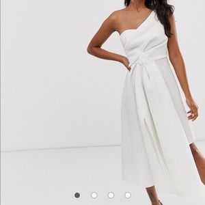 New- White one shoulder dress